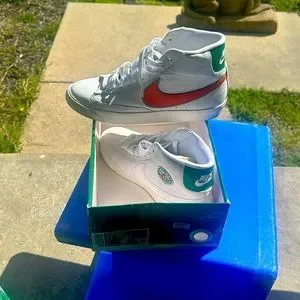 Stranger Things x Nike Blazer Mid “Hawkins High” Nike x Stranger Things Blazer Mid 